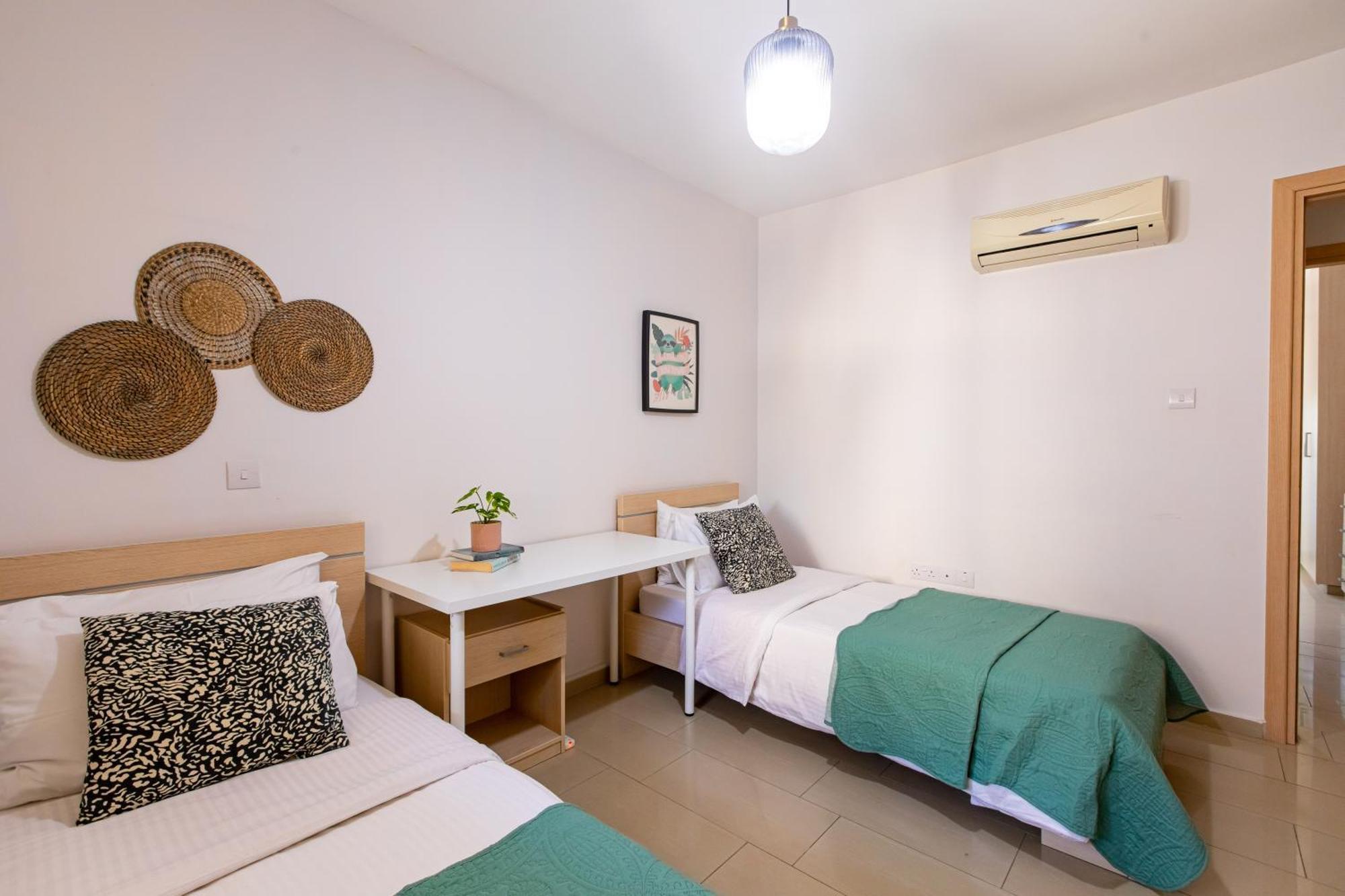 Tranquil Kyklades Bc6, Walk To Beach Paralimni Exterior photo