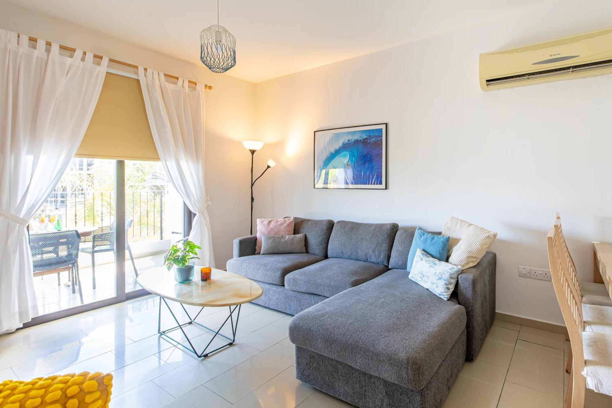 Tranquil Kyklades Bc6, Walk To Beach Paralimni Exterior photo